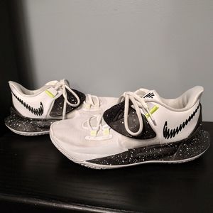 Nike Kyrie Low 3 Team "White Black"